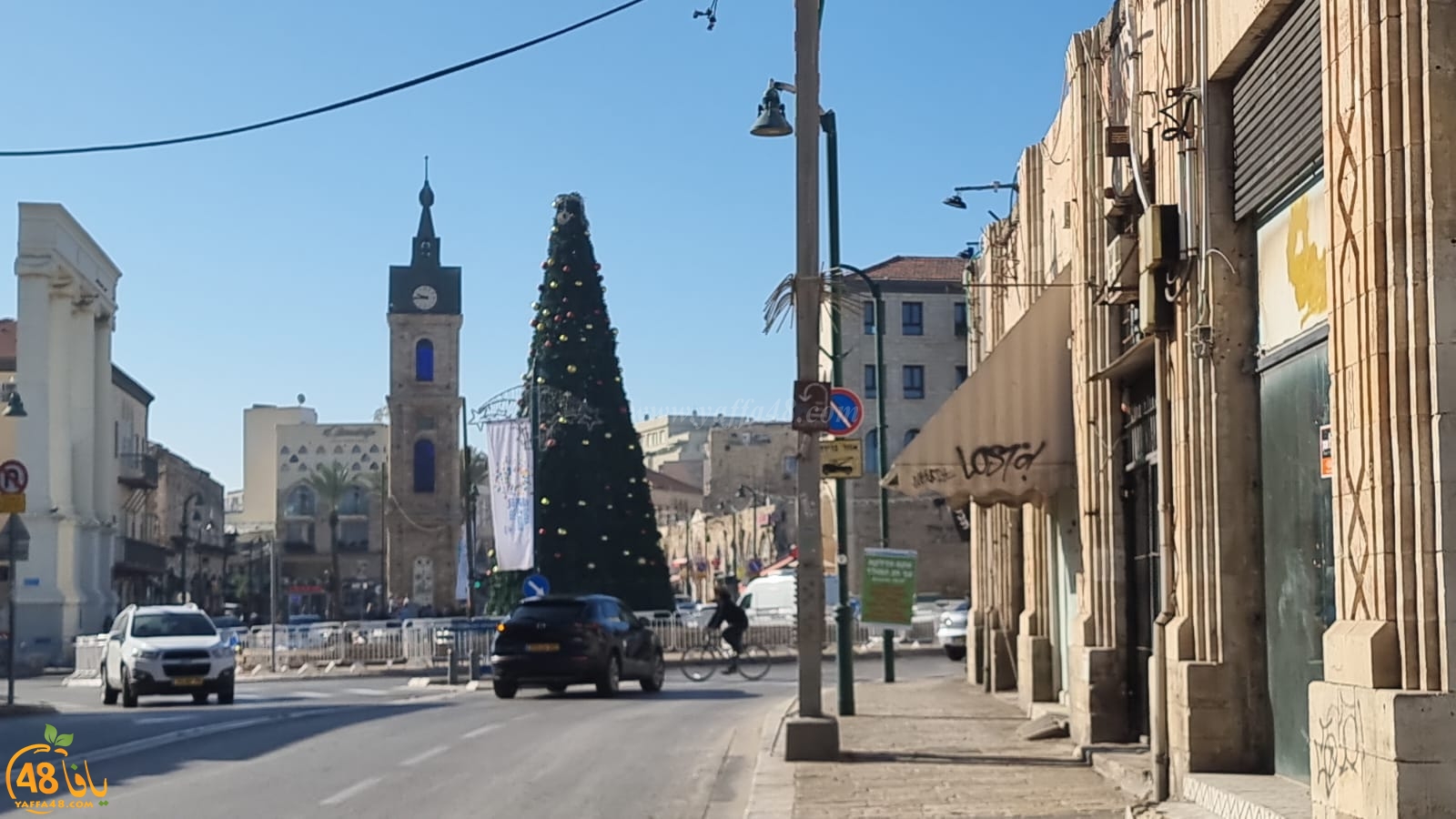 صور: استعدادات لإضاءة شجرة عيد الميلاد في مدينة يافا الإثنين المقبل